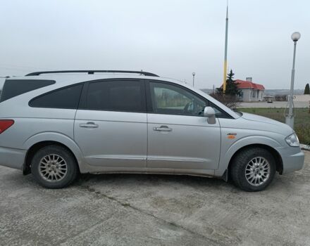 Серый Cанг Йонг Родиус, объемом двигателя 2.7 л и пробегом 240 тыс. км за 4250 $, фото 3 на Automoto.ua