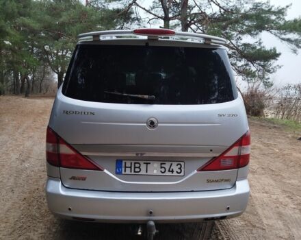 Сірий Cанг Йонг Rodius, об'ємом двигуна 0 л та пробігом 244 тис. км за 2700 $, фото 4 на Automoto.ua