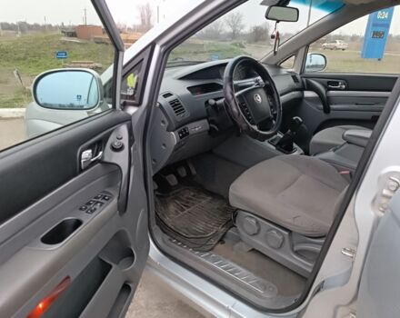 Серый Cанг Йонг Родиус, объемом двигателя 2.7 л и пробегом 240 тыс. км за 4250 $, фото 7 на Automoto.ua