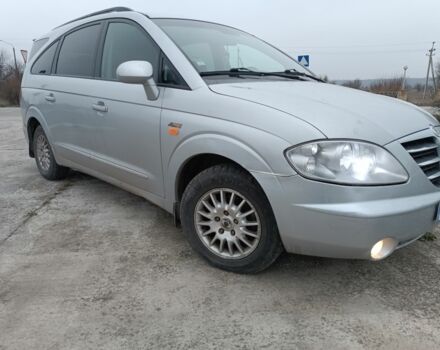 Серый Cанг Йонг Родиус, объемом двигателя 2.7 л и пробегом 240 тыс. км за 4250 $, фото 2 на Automoto.ua