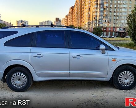 Сірий Cанг Йонг Rodius, об'ємом двигуна 2.7 л та пробігом 222 тис. км за 7000 $, фото 3 на Automoto.ua