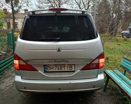 Сірий Cанг Йонг Rodius, об'ємом двигуна 2.7 л та пробігом 238 тис. км за 5500 $, фото 2 на Automoto.ua