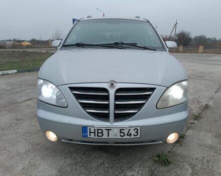 Серый Cанг Йонг Родиус, объемом двигателя 2.7 л и пробегом 240 тыс. км за 4250 $, фото 4 на Automoto.ua