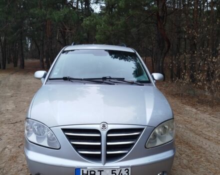 Сірий Cанг Йонг Rodius, об'ємом двигуна 0 л та пробігом 244 тис. км за 2700 $, фото 1 на Automoto.ua