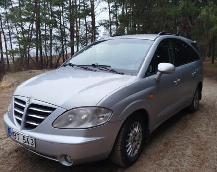 Сірий Cанг Йонг Rodius, об'ємом двигуна 0 л та пробігом 244 тис. км за 2700 $, фото 2 на Automoto.ua