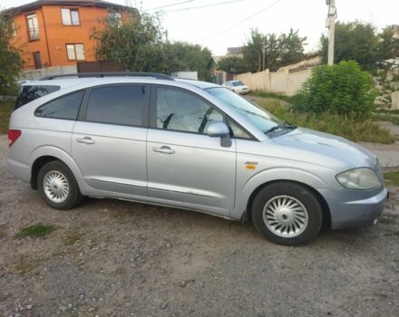 Сірий Cанг Йонг Rodius, об'ємом двигуна 0 л та пробігом 203 тис. км за 3800 $, фото 1 на Automoto.ua