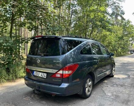 Серый Cанг Йонг Родиус, объемом двигателя 2.7 л и пробегом 280 тыс. км за 3500 $, фото 2 на Automoto.ua
