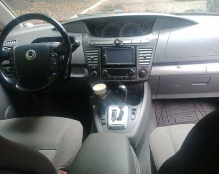 Сірий Cанг Йонг Rodius, об'ємом двигуна 2.7 л та пробігом 244 тис. км за 4000 $, фото 5 на Automoto.ua