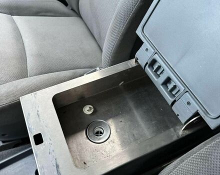 Сірий Cанг Йонг Rodius, об'ємом двигуна 0 л та пробігом 320 тис. км за 2599 $, фото 7 на Automoto.ua