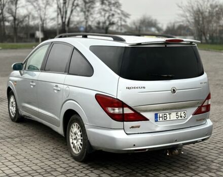 Серый Cанг Йонг Родиус, объемом двигателя 2.7 л и пробегом 244 тыс. км за 3650 $, фото 4 на Automoto.ua