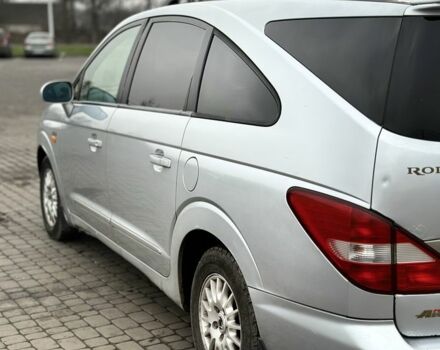 Серый Cанг Йонг Родиус, объемом двигателя 2.7 л и пробегом 244 тыс. км за 3650 $, фото 5 на Automoto.ua