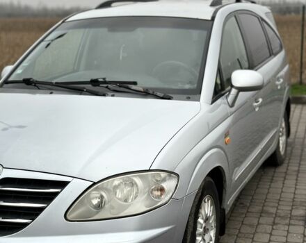 Серый Cанг Йонг Родиус, объемом двигателя 2.7 л и пробегом 244 тыс. км за 3650 $, фото 8 на Automoto.ua