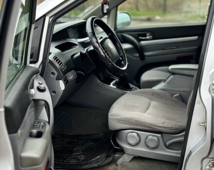 Серый Cанг Йонг Родиус, объемом двигателя 2.7 л и пробегом 244 тыс. км за 3650 $, фото 9 на Automoto.ua