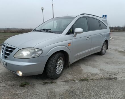 Серый Cанг Йонг Родиус, объемом двигателя 2.7 л и пробегом 240 тыс. км за 4250 $, фото 1 на Automoto.ua