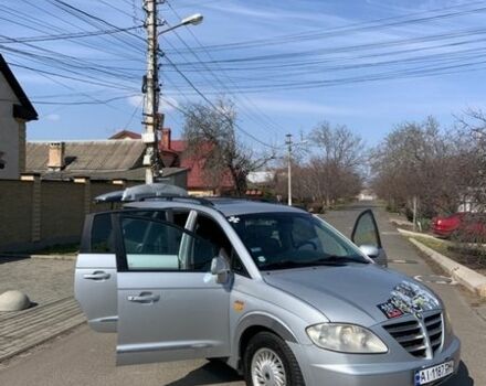 Серый Cанг Йонг Родиус, объемом двигателя 2.7 л и пробегом 300 тыс. км за 3250 $, фото 1 на Automoto.ua