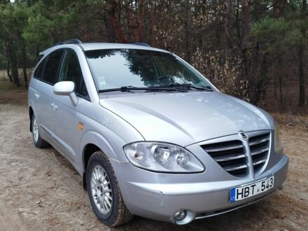 Сірий Cанг Йонг Rodius, об'ємом двигуна 0 л та пробігом 244 тис. км за 2700 $, фото 1 на Automoto.ua