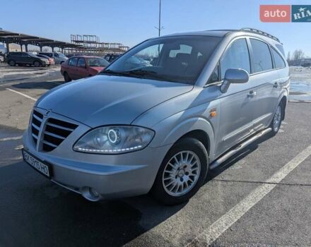 Серый Cанг Йонг Родиус, объемом двигателя 2.7 л и пробегом 331 тыс. км за 7000 $, фото 1 на Automoto.ua