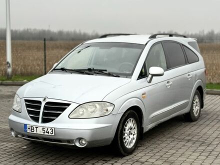 Серый Cанг Йонг Родиус, объемом двигателя 2.7 л и пробегом 244 тыс. км за 3650 $, фото 1 на Automoto.ua