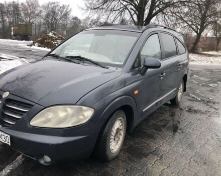 Серый Cанг Йонг Родиус, объемом двигателя 2.7 л и пробегом 290 тыс. км за 2900 $, фото 1 на Automoto.ua