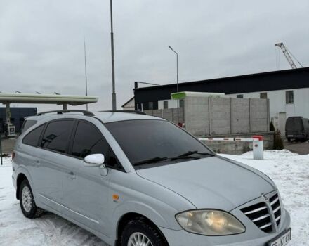 Серый Cанг Йонг Родиус, объемом двигателя 2.7 л и пробегом 230 тыс. км за 4000 $, фото 1 на Automoto.ua