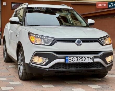Білий Cанг Йонг Тіволі, об'ємом двигуна 1.6 л та пробігом 106 тис. км за 12500 $, фото 1 на Automoto.ua