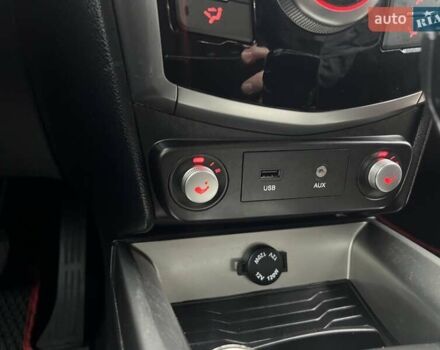 Серый Cанг Йонг Тиволи, объемом двигателя 1.6 л и пробегом 165 тыс. км за 9700 $, фото 15 на Automoto.ua