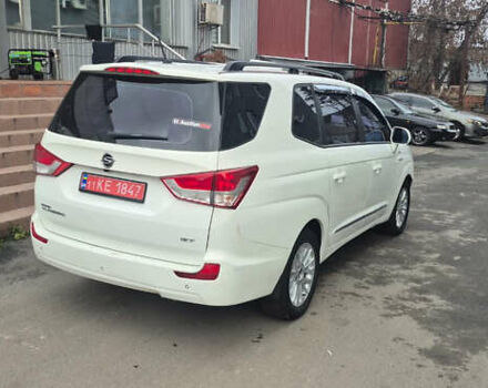 Белый Cанг Йонг Korando Turismo, объемом двигателя 2 л и пробегом 262 тыс. км за 14990 $, фото 21 на Automoto.ua