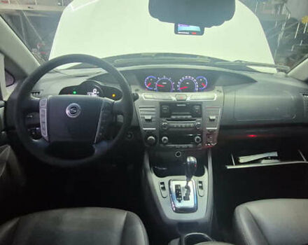 Белый Cанг Йонг Korando Turismo, объемом двигателя 2 л и пробегом 262 тыс. км за 14990 $, фото 12 на Automoto.ua