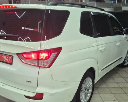 Белый Cанг Йонг Korando Turismo, объемом двигателя 2 л и пробегом 262 тыс. км за 14990 $, фото 8 на Automoto.ua