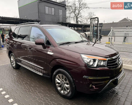 Красный Cанг Йонг Korando Turismo, объемом двигателя 2.2 л и пробегом 114 тыс. км за 13500 $, фото 2 на Automoto.ua