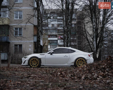 Белый Субару БРЗ, объемом двигателя 2 л и пробегом 119 тыс. км за 16500 $, фото 4 на Automoto.ua