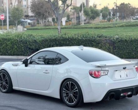 Белый Субару БРЗ, объемом двигателя 2 л и пробегом 79 тыс. км за 4000 $, фото 3 на Automoto.ua