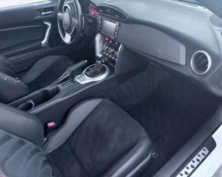 Белый Субару БРЗ, объемом двигателя 2 л и пробегом 79 тыс. км за 4000 $, фото 10 на Automoto.ua