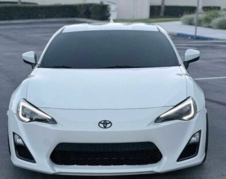 Белый Субару БРЗ, объемом двигателя 2 л и пробегом 80 тыс. км за 4000 $, фото 1 на Automoto.ua