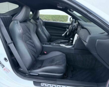 Белый Субару БРЗ, объемом двигателя 2 л и пробегом 79 тыс. км за 4000 $, фото 8 на Automoto.ua