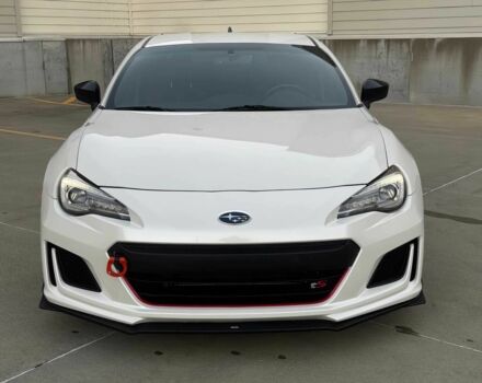 Белый Субару БРЗ, объемом двигателя 2 л и пробегом 36 тыс. км за 8000 $, фото 1 на Automoto.ua