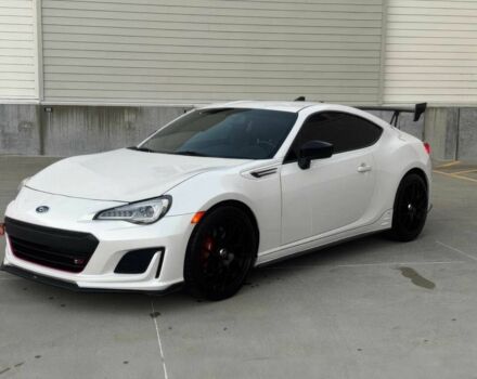 Белый Субару БРЗ, объемом двигателя 2 л и пробегом 36 тыс. км за 8000 $, фото 2 на Automoto.ua