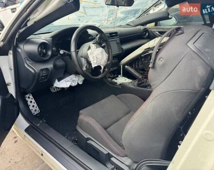 Белый Субару БРЗ, объемом двигателя 2.4 л и пробегом 45 тыс. км за 9300 $, фото 9 на Automoto.ua