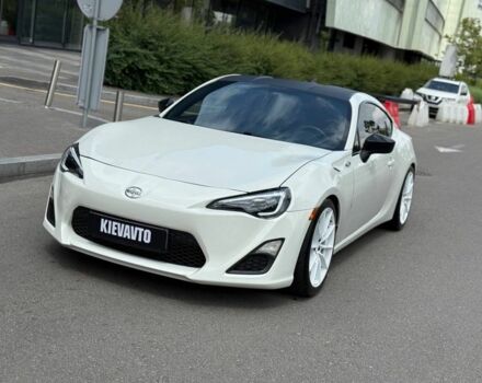 Белый Субару БРЗ, объемом двигателя 2 л и пробегом 112 тыс. км за 13500 $, фото 1 на Automoto.ua