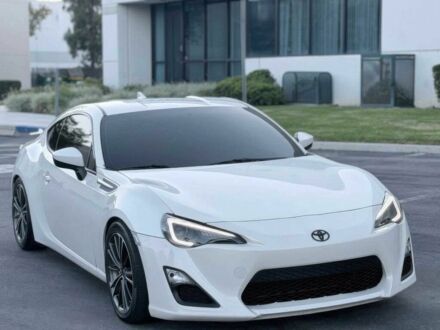 Белый Субару БРЗ, объемом двигателя 2 л и пробегом 80 тыс. км за 4000 $, фото 1 на Automoto.ua