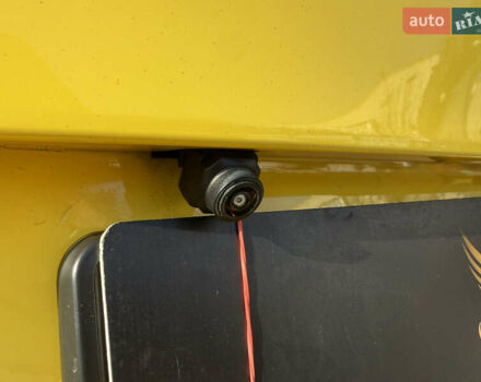 Желтый Субару БРЗ, объемом двигателя 2 л и пробегом 61 тыс. км за 11000 $, фото 5 на Automoto.ua