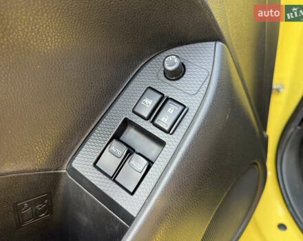 Желтый Субару БРЗ, объемом двигателя 2 л и пробегом 61 тыс. км за 11000 $, фото 7 на Automoto.ua