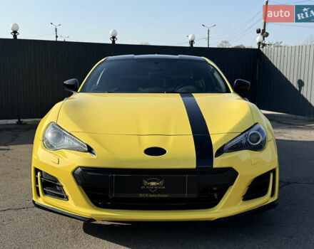 Желтый Субару БРЗ, объемом двигателя 2 л и пробегом 61 тыс. км за 11000 $, фото 1 на Automoto.ua