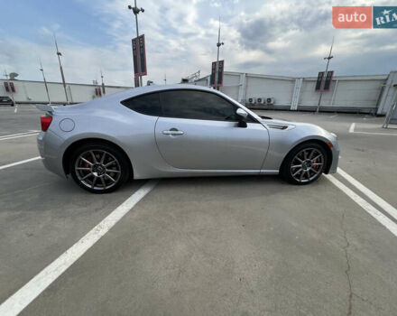 Сірий Субару БРЗ, об'ємом двигуна 2 л та пробігом 72 тис. км за 16500 $, фото 3 на Automoto.ua