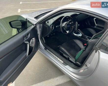 Сірий Субару БРЗ, об'ємом двигуна 2 л та пробігом 72 тис. км за 16500 $, фото 15 на Automoto.ua