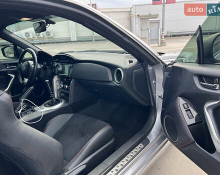 Сірий Субару БРЗ, об'ємом двигуна 2 л та пробігом 72 тис. км за 16500 $, фото 21 на Automoto.ua