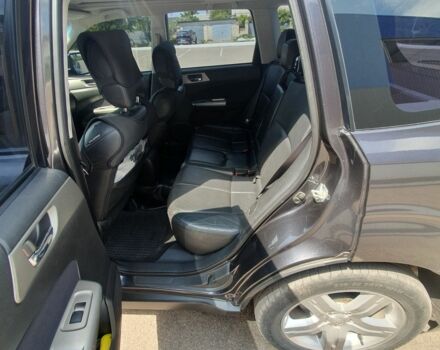 Черный Субару Другая, объемом двигателя 2.5 л и пробегом 140 тыс. км за 9500 $, фото 3 на Automoto.ua