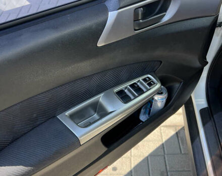 Белый Субару Форестер, объемом двигателя 1.99 л и пробегом 250 тыс. км за 7200 $, фото 4 на Automoto.ua