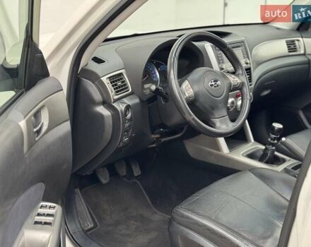 Белый Субару Форестер, объемом двигателя 2 л и пробегом 232 тыс. км за 7200 $, фото 36 на Automoto.ua