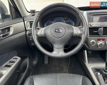Белый Субару Форестер, объемом двигателя 2 л и пробегом 232 тыс. км за 7200 $, фото 4 на Automoto.ua